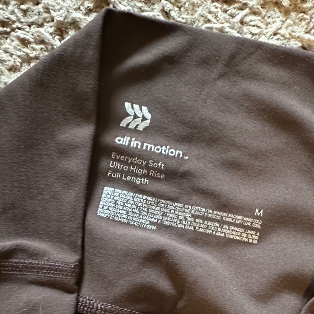 Peloton Heathered Brown Sports Bra and Brown Leggings Set - Picture 8 of 8
